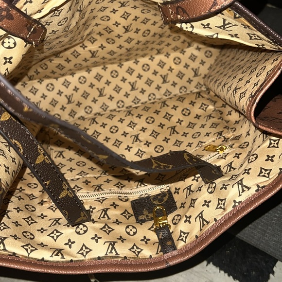 Louis Vuitton On the Go Reverse Monogram Giant MM purse - Picture 3 of 3